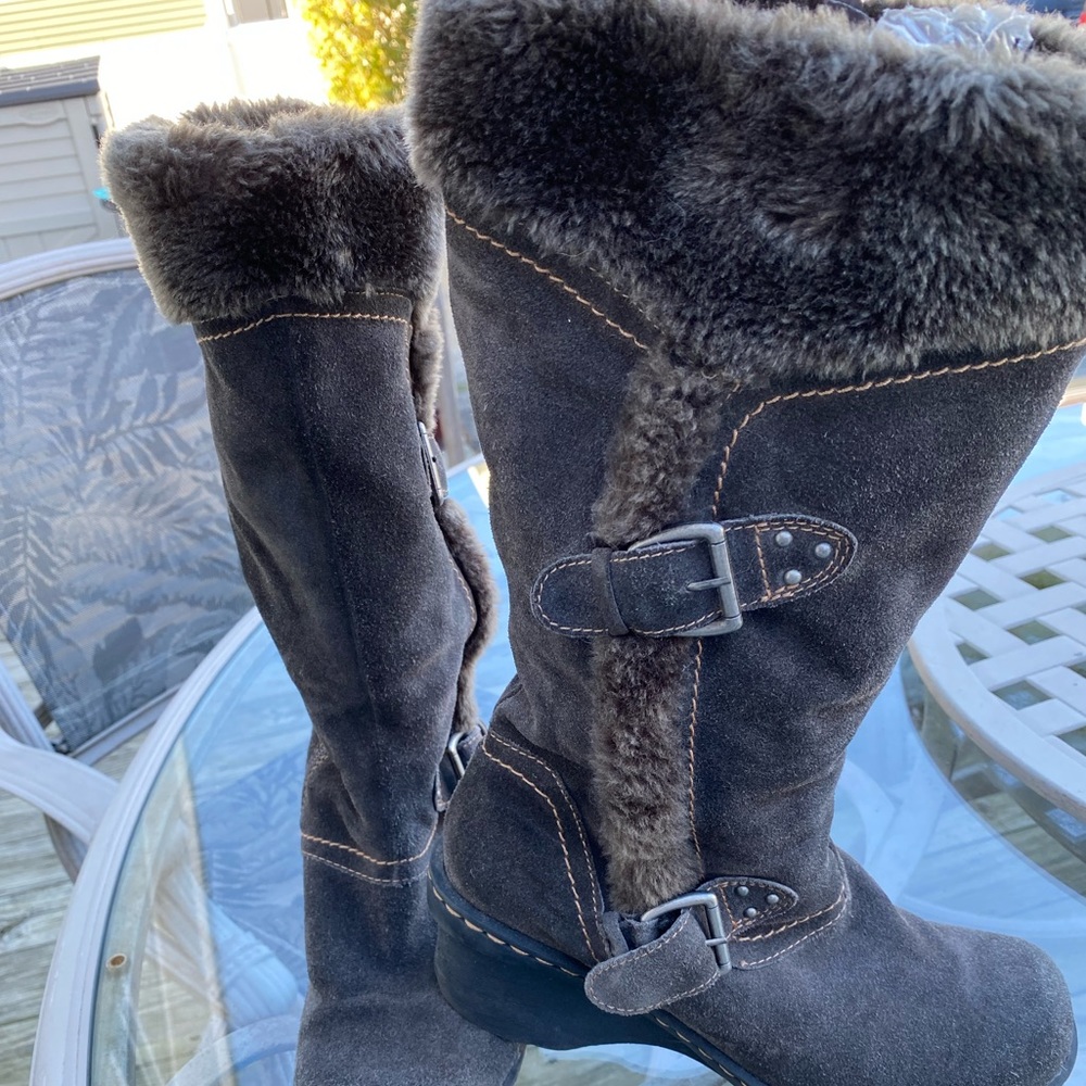 BareTraps size 8.5 winter boots